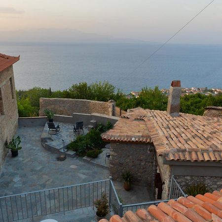 Fteri Stone House In Platanos, Akrata Apartment Exterior photo